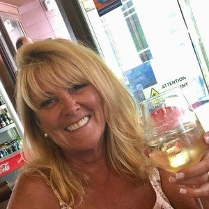 Meet your Posher, Lorraine